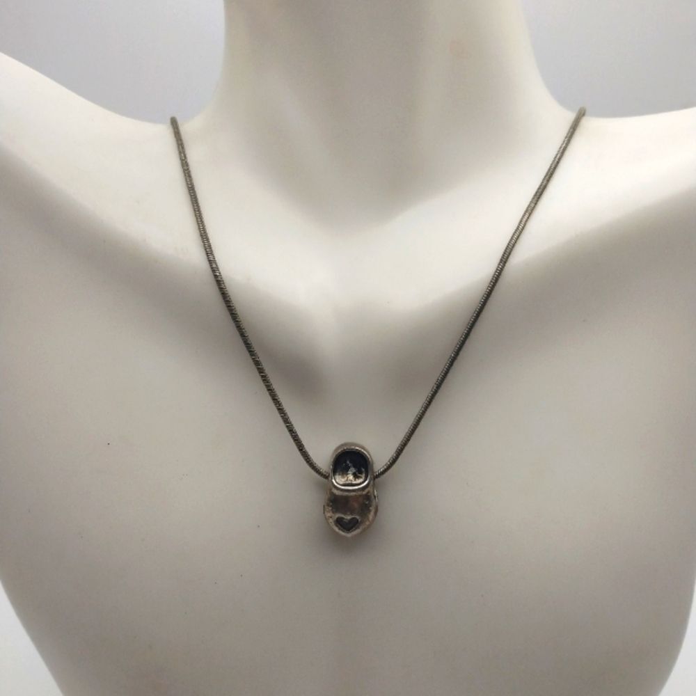 Sterling silver‎ Baby bootie necklace 7 grams expecting mother gift 🎁